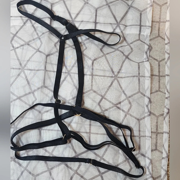 Colette & Sebastian Luxury Intimate Set - Picture 8 of 8